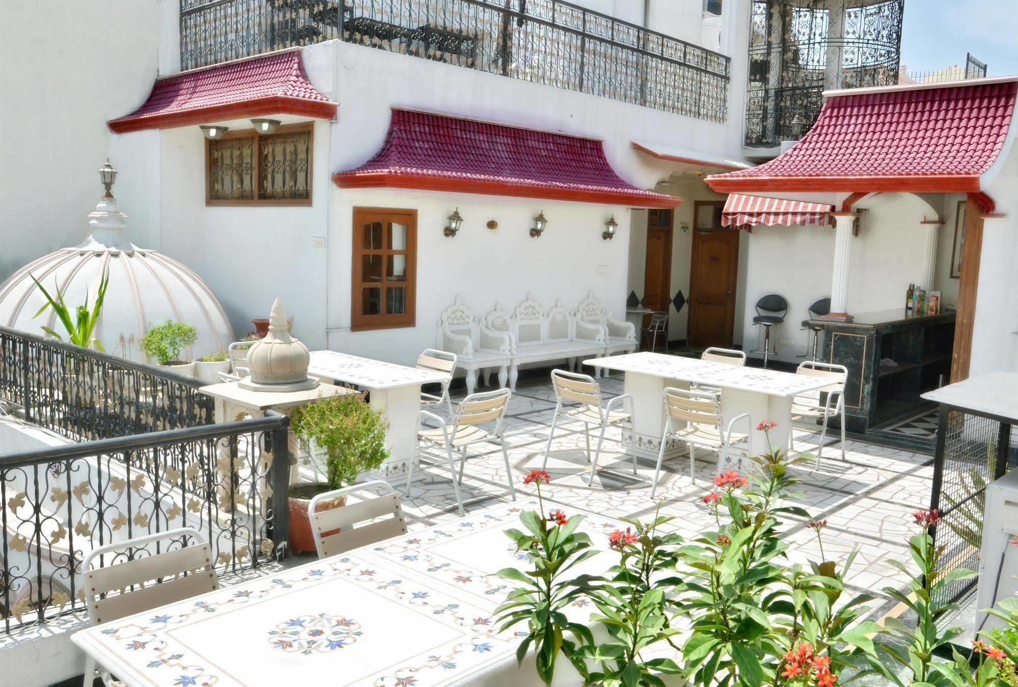 Bajaj Indian Home Stay New Delhi Eksteriør billede