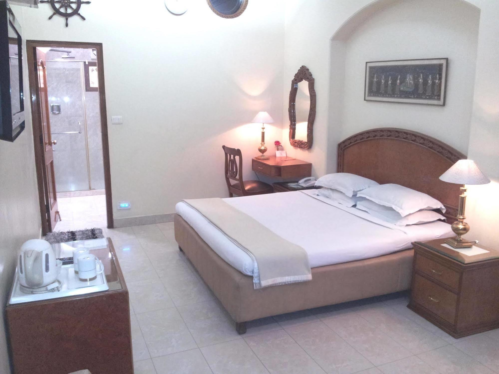 Bajaj Indian Home Stay New Delhi Eksteriør billede