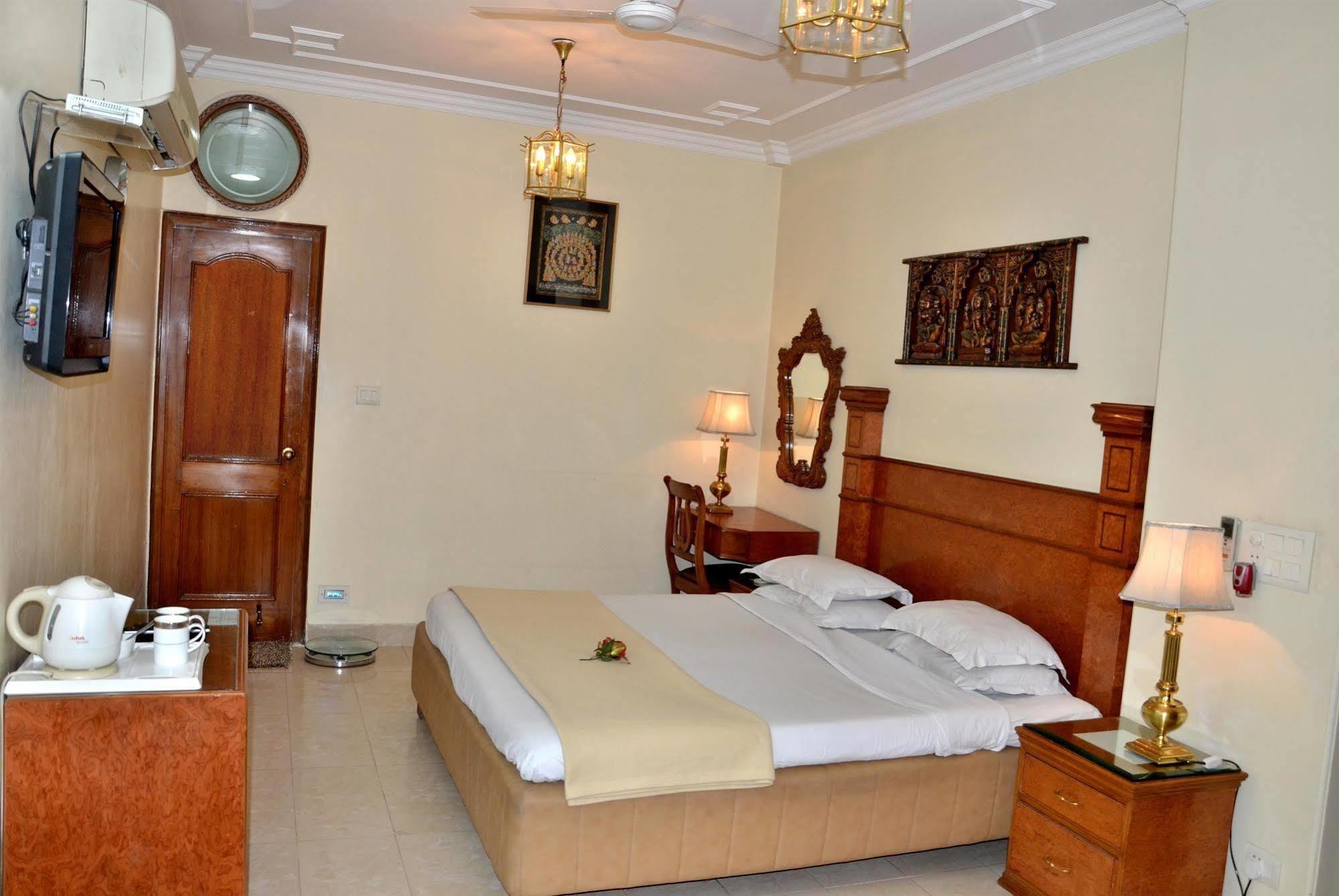 Bajaj Indian Home Stay New Delhi Eksteriør billede